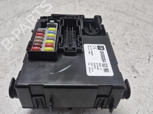 Used Fuse box Fuse box 38449149 38449149