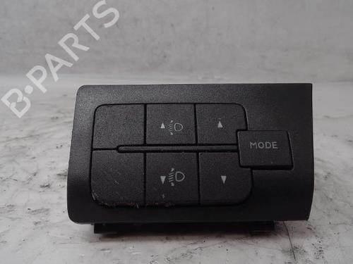 Used Headlight switch FIAT DUCATO Van (250_) 100 Multijet 2,2 D (100 hp) 31054926