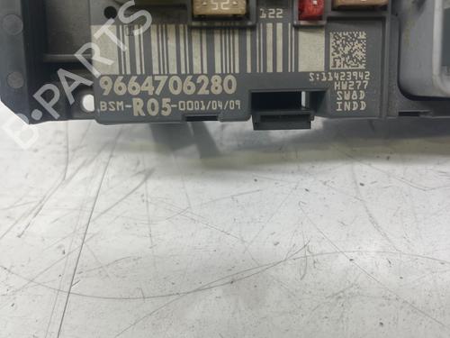 Used Fuse box Fuse box CITROËN C4 I (LC_) [2004-2014] 36396506 36396506