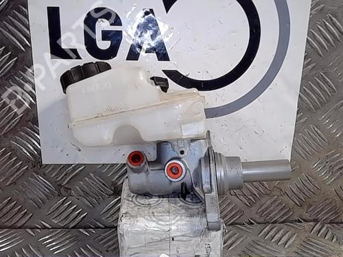 Used Brake master cylinder RENAULT TWINGO III (BCM_, BCA_) 0.9 TCe 95 (92 hp) 14522202
