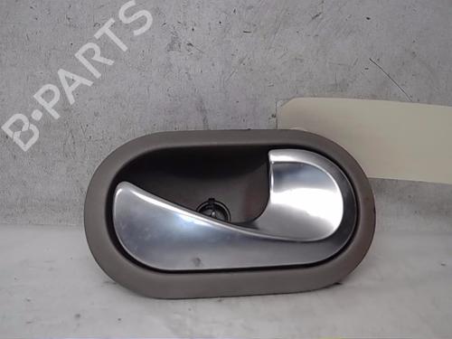 Højre fortil invendig håndtag RENAULT CLIO III (BR0/1, CR0/1) 1.5 dCi (BR0H, CR0H, CR1S, BR1S) (106 hp) 13831243