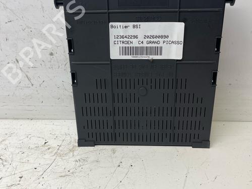 Used Fuse box Fuse box 36834139 36834139