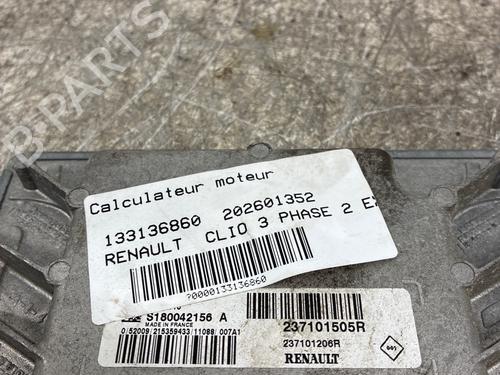 Used Engine control unit (ECU) Engine control unit (ECU) RENAULT CLIO III (BR0/1, CR0/1) [2005-2014] 39599604 39599604