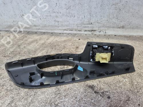 Right front window switch RENAULT TRAFIC III Van (FG_) 1.6 dCi 90 (FGME) | BP29195865I26