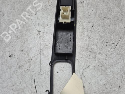 right-rear-window-switch-renault-clio-iv-bh_-2012-2013-2014-2015-2016-2017-2018-2019-2020-2021-37704889 main image