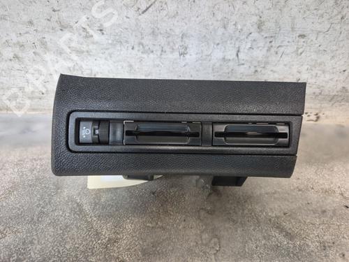 Used Headlight switch PEUGEOT 3008 II SUV (MC_, MR_, MJ_, M4_) 1.5 BlueHDi 130 (131 hp) 29516520