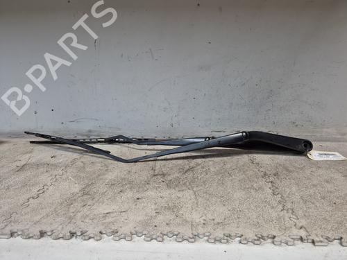 Used Front windshield wiper arm NISSAN JUKE (F15) 1.2 DIG-T (115 hp) 24576115