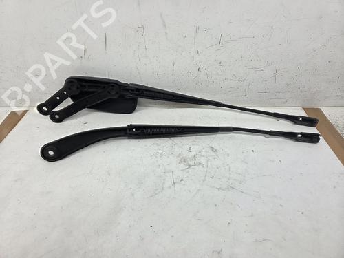 front-windshield-wiper-arm-mercedes-benz-a-class-w176-2012-2013-2014-2015-2016-2017-2018-39212450 main image