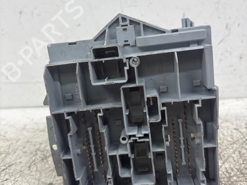 Used Fuse box Fuse box 38607518 38607518