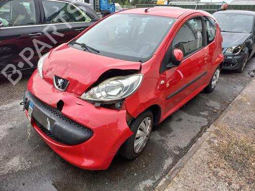 Left front door PEUGEOT 107 (PM_, PN_) 1.4 HDi | BP21011117C2 