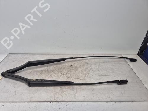 Used Front windshield wiper arm SEAT LEON (5F1) 2.0 TDI (150 hp) 32291397