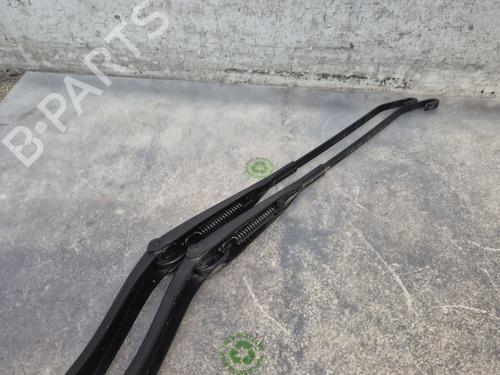 Used Front windshield wiper arm DACIA SANDERO [2008-2025]  30265243