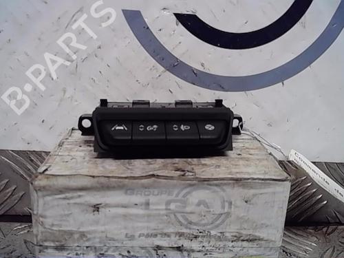Used Headlight switch RENAULT CAPTUR II (HF_) TCe 130 (HFMF) (131 hp) 14555501