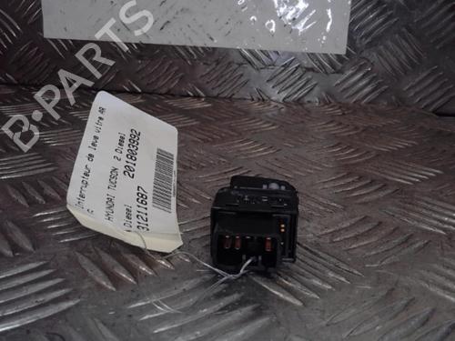 Left rear window switch HYUNDAI TUCSON (JM) 2.0 CRDi | BP13863574I29 