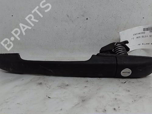Used Front left exterior door handle MERCEDES-BENZ VITO Bus (W638) [1996-2003]  13829850