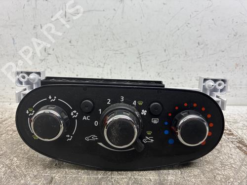 climate-control-dacia-duster-hs_-2010-2011-2012-2013-2014-2015-2016-2017-2018-39572273 main image