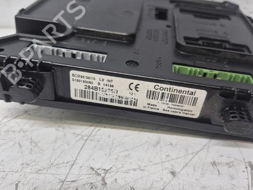 fuse-box-renault-megane-iii-hatchback-bz01_-b3_-2008-36834098 main image