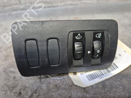 Used Headlight switch RENAULT CLIO III (BR0/1, CR0/1) [2005-2014]  30651800