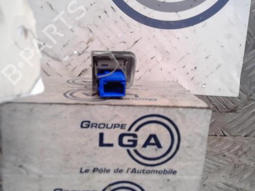 Used Warning switch PEUGEOT 208 I (CA_, CC_) 1.6 HDi / BlueHDi 75 (75 hp) 13863533