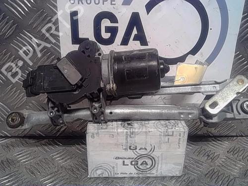 Used Front wiper motor PEUGEOT 107 (PM_, PN_) 1.4 HDi (54 hp) 13858022