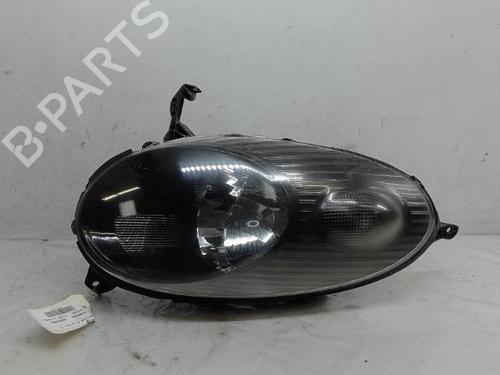 Right headlight NISSAN MICRA III (K12) 1.2 16V | BP16028742C29 