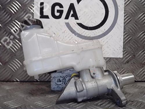 Used Brake master cylinder RENAULT MEGANE IV Hatchback (B9A/M/N_) 1.6 TCe 205 (B9MV) (205 hp) 14522708