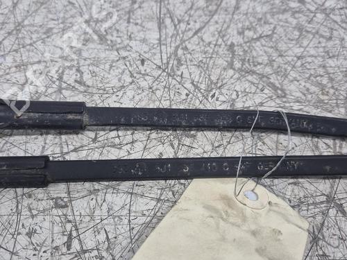 Used Front windshield wiper arm Front windshield wiper arm 38526911 38526911