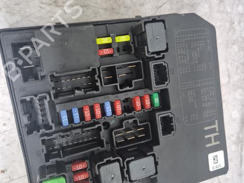 Used Fuse box Fuse box NISSAN JUKE (F15) 1.5 dCi (110 hp) 33211062 33211062