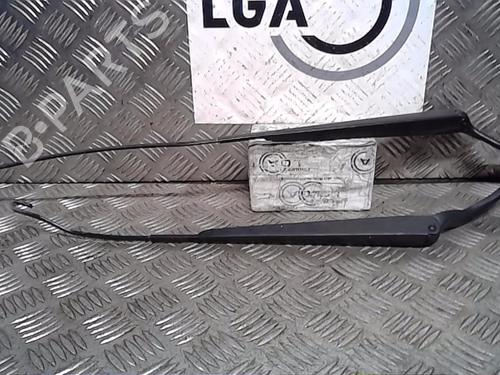 Used Front windshield wiper arm FORD FIESTA V (JH_, JD_) [2001-2014]  14559624