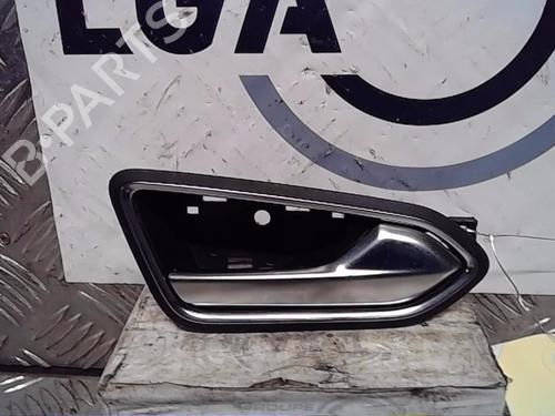 Højre bagtil invendig håndtag RENAULT CAPTUR II (HF_) TCe 130 (HFMF) (131 hp) 13856775