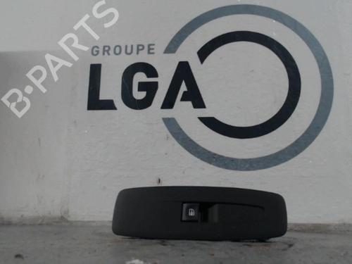 Used Right front window switch RENAULT MEGANE IV Hatchback (B9A/M/N_) [2015-2025]  13867570