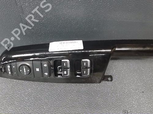 Used Left front window switch KIA SPORTAGE IV (QL, QLE) 1.7 CRDi (141 hp) 22990298