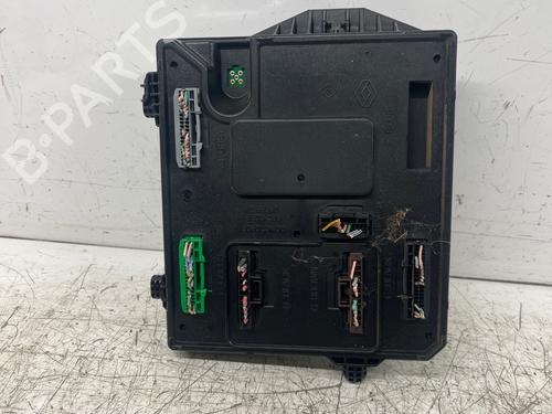 Used Fuse box Fuse box 38915316 38915316
