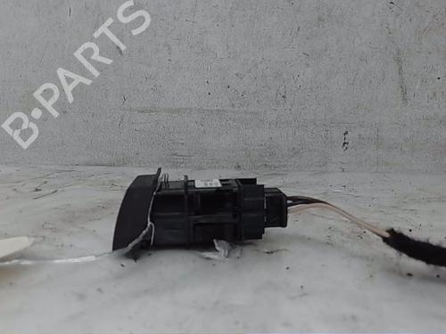 Used Warning switch RENAULT CLIO IV (BH_) 0.9 TCe 90 (BHNF, BHMA, BHMH, BHJK, BHJR) (90 hp) 13827420