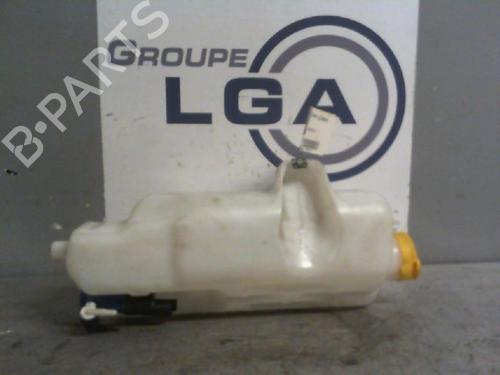 Used Windscreen washer tank RENAULT TWINGO III (BCM_, BCA_) 0.9 TCe 90 (BCM9, BCM2) (90 hp) 13869164