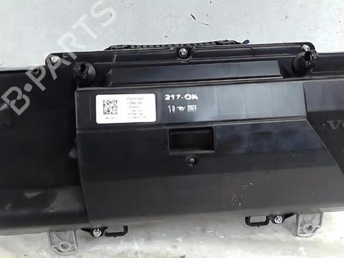 Used Instrument cluster VOLVO XC40 (536) T2 (129 hp) 19539671