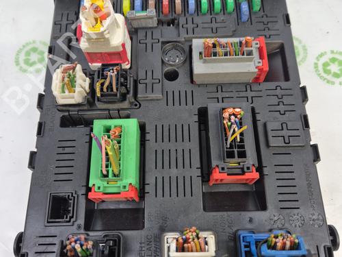 Used Fuse box PEUGEOT 3008 I MPV (0U_) 1.6 HDi (112 hp) 31119211