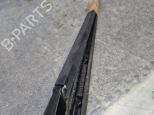 Used Front windshield wiper arm PEUGEOT 1007 (KM_) 1.4 HDi (68 hp) 30139822