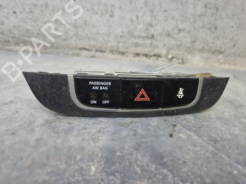 Used Warning switch HYUNDAI ix35 (LM, EL, ELH) 1.7 CRDi (116 hp) 30117655