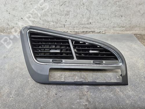 Used Air vent PEUGEOT 5008 (0U_, 0E_) 1.6 HDi (112 hp) 30714480