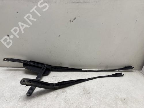 Used Front windshield wiper arm Front windshield wiper arm 38428108 38428108
