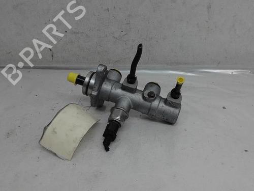 Used Brake master cylinder KIA CARENS III MPV (UN) 2.0 CRDi 140 (140 hp) 15690872