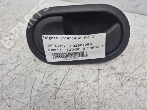Venstre fortil invendig håndtag Venstre fortil invendig håndtag RENAULT TWINGO III (BCM_, BCA_) 1.0 SCe 70 (71 hp) 37453589 37453589