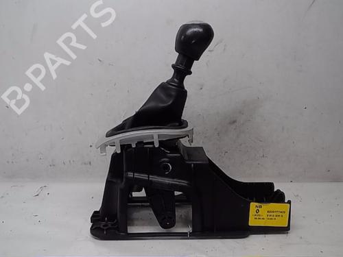 Used Gear lever RENAULT MEGANE III Coupe (DZ0/1_) 1.5 dCi (DZ0B) (106 hp) 13835302