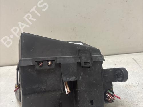 Used Fuse box Fuse box 38548440 38548440