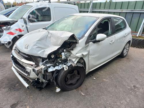 Used Parts PEUGEOT 208 I (CA_, CC_) 1.2 PureTech 82 (82 hp) 4392319