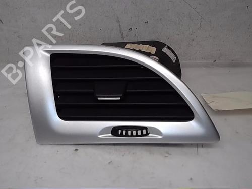 Used Air vent RENAULT MEGANE III Grandtour (KZ0/1) 1.5 dCi (KZ09, KZ0D, KZ1G, KZ29, KZ14, KZ1W, KZ10, KZ1F,... (110 hp) 14568605