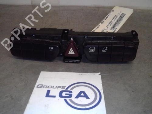 Used Warning switch MERCEDES-BENZ CLK (C209) CLK 240 (209.361) (170 hp) 13866823
