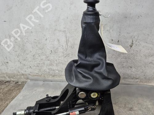 Używane Dźwignia zmiany biegów TOYOTA YARIS (_P13_) [2010-2020]  30630066