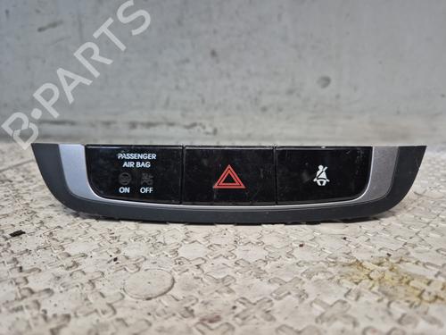Used Warning switch HYUNDAI ix35 (LM, EL, ELH) 1.7 CRDi (116 hp) 24991842